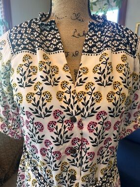 🆕 Ann Taylor Black & Ivory Floral Tie-Waist Midi Dress with Yellow Accents. 4P.